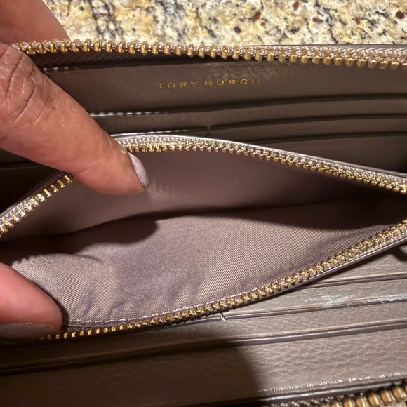 Tory Burch Wallet - Grey - Picture 10 of 14